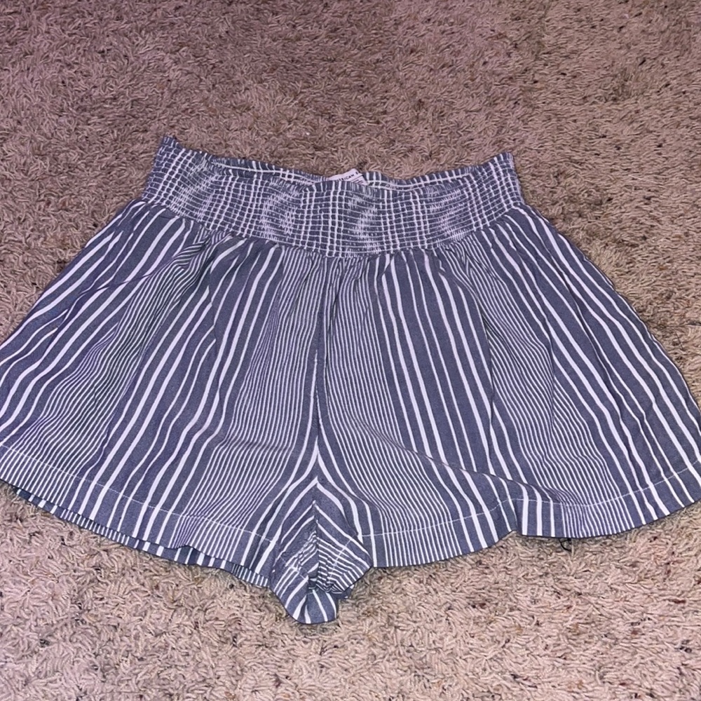 american eagle shorts small